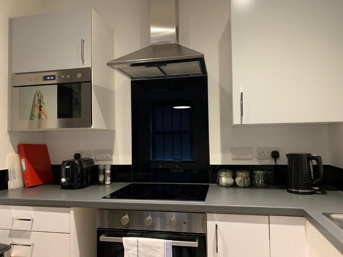 Bright 1Br Apartment In Preston Престон Экстерьер фото